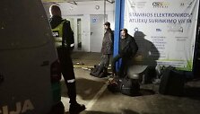 Į &bdquo;Senukų&ldquo; kiemą atvykę policininkai nustatė, kad triuk&scaron;mauja ekranus daužantys &bdquo;sanitarai&ldquo;