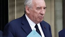 Francois Bayrou / STEPHANE DE SAKUTIN / AFP