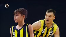 Lukas Jasikevičius pradėjo atstovauti Stambulo "Fenerbahče", kurioje yra žaidęs &Scaron;arūnas Jasikevičius.