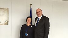 Ministrė V. Baltraitienė su F. Hoganu