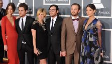 &bdquo;Kings of Leon&ldquo; nariai su savo i&scaron;rinktosiomis (i&scaron; kairės): Jaredas su Martha, Nathanas su Jessie ir Calebas su Lily