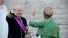 Atsistatydinęs Belgijos karalius Albertas II su žmona Paola