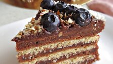 Vegani&scaron;kas kakavinis-kokosinis tortas be cukraus