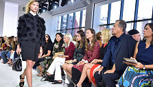 &bdquo;Michael Kors&ldquo; 2016 m. pavasario-vasaros kolekcijos pristatymo momentas 