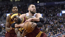 Jonas Valančiūnas vos nesusimu&scaron;ė su LeBronu Jamesu