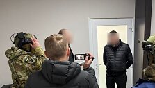 Dėl korupcijos sulaikyti Ukrainos oro pajėgų logistikos vadas pulkininkas Andrijus Ukrainecas ir SBU skyriaus Žytomyro srityje vir&scaron;ininkas pulkininkas Volodymyras Kompaničenka