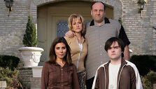 Jamesas Gandolfini, Edie Falco, Jamie-Lynn Sigler ir Robertas Ileris seriale &bdquo;Sopranai: mafijos kronika&ldquo;