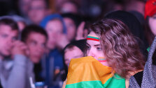 Vilniuje prie Baltojo tilto sirgaliai stebi Europos čempionato finalą