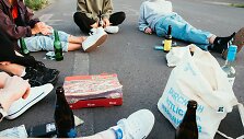 Paaugliai, vartoja alkoholį