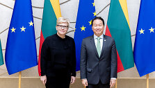 Ministrė Pirmininkė Ingrida &Scaron;imonytė susitikime su Lietuvoje vie&scaron;inčiu korporacijos &bdquo;SK Group&ldquo; pirmininku ir Korėjos Respublikos (Pietų Korėjos) Prekybos ir pramonės rūmų pirmininku Chey Tae-won