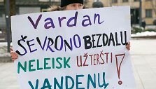 Protestas prie&scaron; skalūninių dujų paie&scaron;ką Lietuvoje
