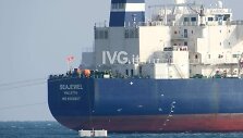 Rusijos naftą gabenusiame tanklaivyje &bdquo;Seajewel&ldquo; nugriaudėjo sprogimai
