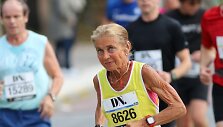 Moteris bėga maratoną Stokholme