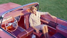 1961-ųjų Buick Flamingo koncepcinis automobilis su 180 laipsnių besisukiojančia sėdyne &ndash; buvo teigiama, kad taip galima lengvai bendrauti su gale sėdinčiais keleiviais (GM nuotrauka).