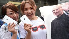 &bdquo;Apple&ldquo; pradėjo prekybą i&scaron;maniaisiais telefonais &bdquo;iPhone 6&ldquo; ir &bdquo;iPhone 6 Plus&ldquo;