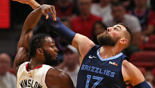 Justise'as Winslow ir Jonas Valančiūnas