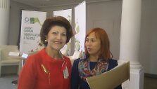 Androulla Vassiliou (kairėje)