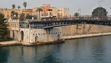 Ponte Girevole (Besisukantis tiltas)