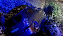 Kaune girta vairuotoja nuvažiavo nuo kelio ir bandė i&scaron;sipirkti ky&scaron;iu