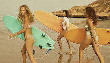 Kolekcijos &bdquo;Love Stories Swimclub X H&M&ldquo; modeliai