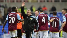 &bdquo;Aston Villa&ldquo; ekipa ir jos vadybininkas Paulas Lambertas. Ekipa laimėjo ir turnyro lentelėje bėga i&scaron; pavojingos zonos. 