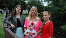Rima Butkutė su dukromis
