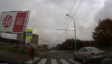 &bdquo;Audi&ldquo; pėsčiųjų perėjoje