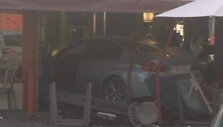 Automobilis įvažiavo į piceriją