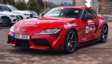 Konkurso &bdquo;Metų automobilis 2020&ldquo; dalyviai prie Martyno Mažvydo bibliotekos, Toyota Supra