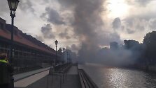 Burlaivis &bdquo;Meridianas&ldquo; paskendo dūmuose