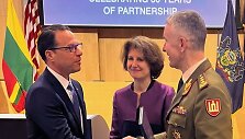 Josh Shapiro, Audra Plepytė ir gen. ltn. Valdemaras Rup&scaron;ys