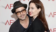 Bradas Pittas su dabartine savo žmona Angelina Jolie užmezgė santykius dar tada kai buvo susituokęs su Jennifer Aniston