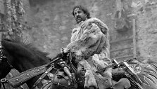 Filmo &bdquo;Sunku būti Dievu&ldquo; kadras