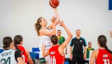 16-metės kol kas renka tik pergales