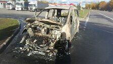 Užsidegęs automobilis