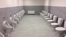 &Scaron;ilutės gimnazijos sporto salės tualetas