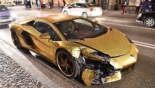 Var&scaron;uvoje sudaužytas auksinis &bdquo;Lamborghini&ldquo;