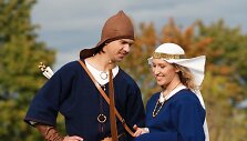IX-XII amžiaus archeologinis kostiumas