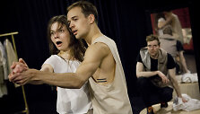 Draugi&scaron;kas aplinkai spektaklis &bdquo;Vasarvidžio nakties sapnas&ldquo; Nacionaliniame Kauno dramos teatre
