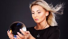 Apie 60 proc. magijos specialistų klientų &ndash; moterys, todėl vieni svarbiausių yra meilės klausimai ir rūpesčiai: &bdquo;Kurį pasirinkti? Ar jis mane tebemyli? Ar jis man i&scaron;tikimas?