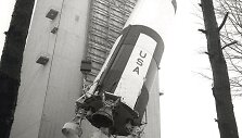 Į raketų statybos angarą testavimui keliamas raketos-ne&scaron;ėjos &bdquo;Saturn V&ldquo; korpuso fragmentas 
