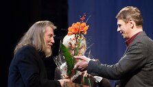 Rolandas Kazlas sveikina Algirdą Latėną