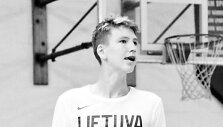 Matas Buzelis