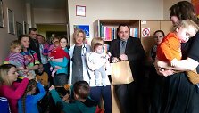 Labdaros ir paramos fondas &bdquo;Mažoji &scaron;irdelė&ldquo; mamos aplankė vaikus ir jų tėvelius Santari&scaron;kių klinikose