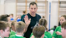 Pandemijos įtaka fiziniam ugdymui: ar žaisime tinklinį su paklodėmis?