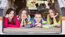 Laura Slavinskaitė, Neringa Derkintytė, Nerijus Sadauskas, Milda Sadauskienė