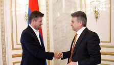 I.Laurs su Armėnijos premjeru