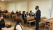 Ženevos universiteto profesorius dr. Makane Moise Mbengue 