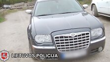 I&scaron; klaipėdiečio buvo pavogtas &bdquo;Chrysler&ldquo;. Vėliau ma&scaron;ina rasta netoli vagystės vietos.