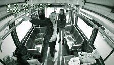 Improvizuotas Macklemore'o ir Ryano Lewiso koncertas Niujorko autobuse